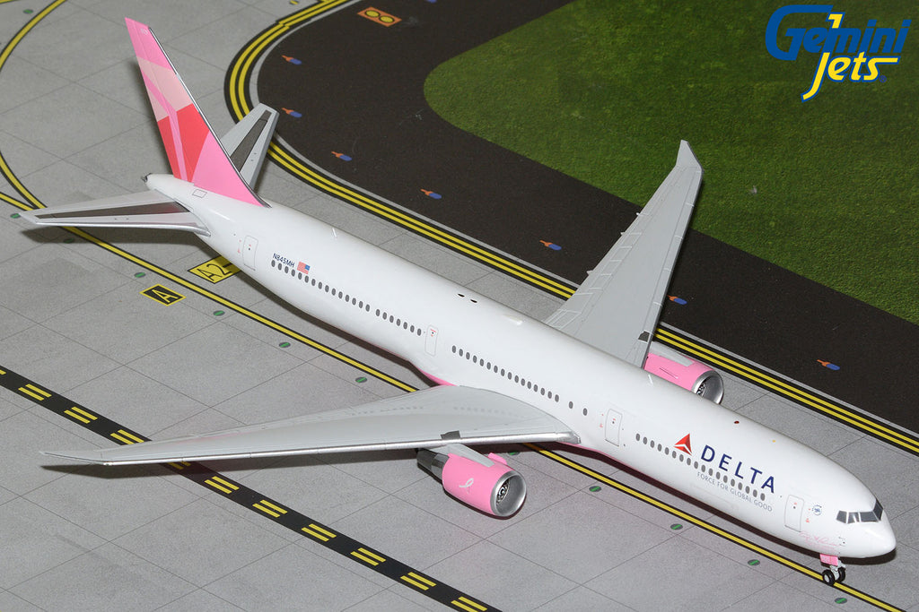 GeminiJets G2DAL1451 1:200 Delta Air Lines Boeing 767-400ER "Evelyn H Lauder" N845MH