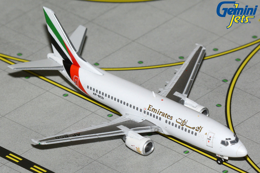 GeminiJets GJUAE2232 1:400 Emirates Boeing 737-300 A6-BCD