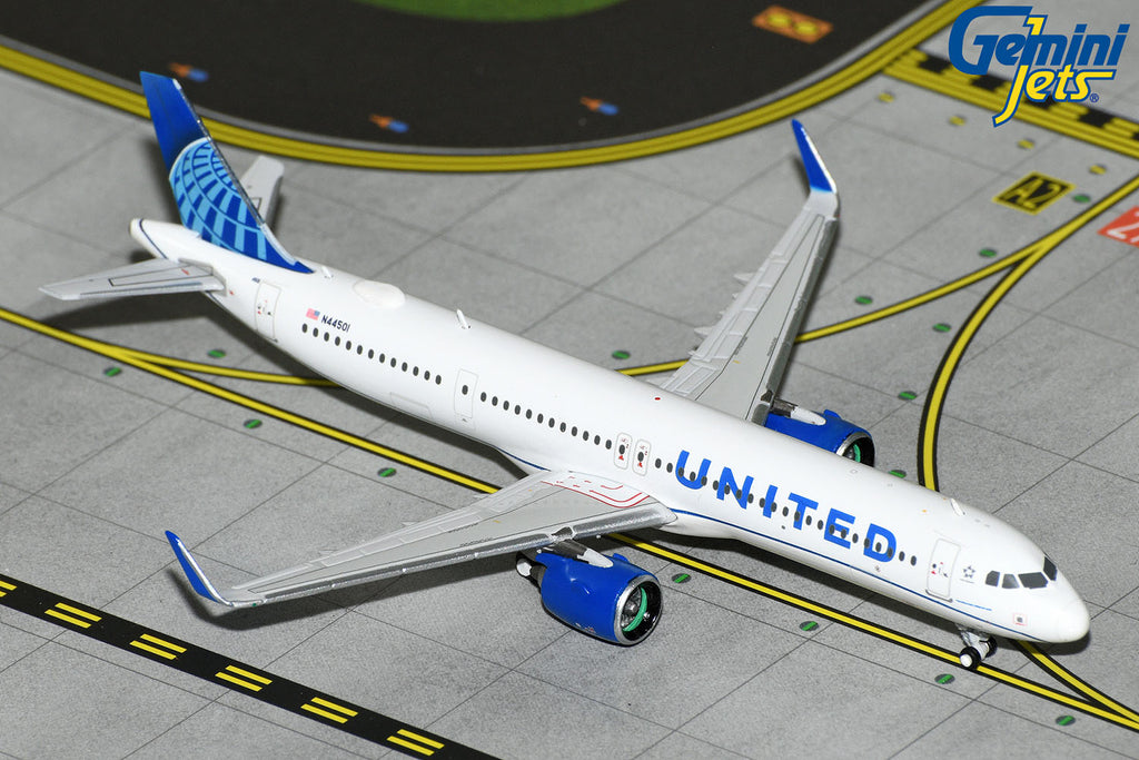 GeminiJets GJUAL2245 1:400 United Airlines Airbus A321neo N44501